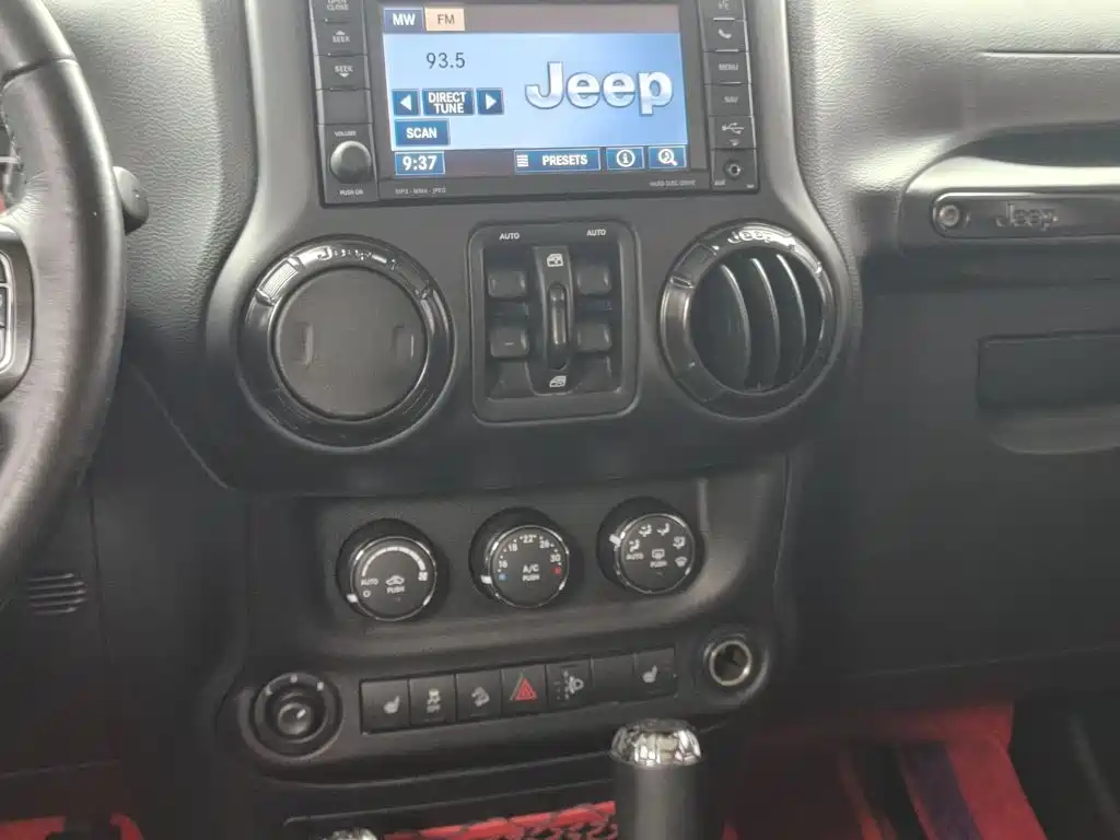 Photo 5 - Jeep Wrangler