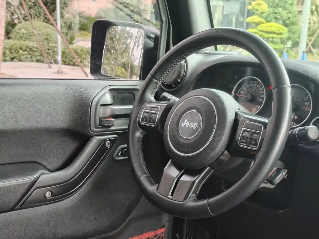 Photo 3 - Jeep Wrangler