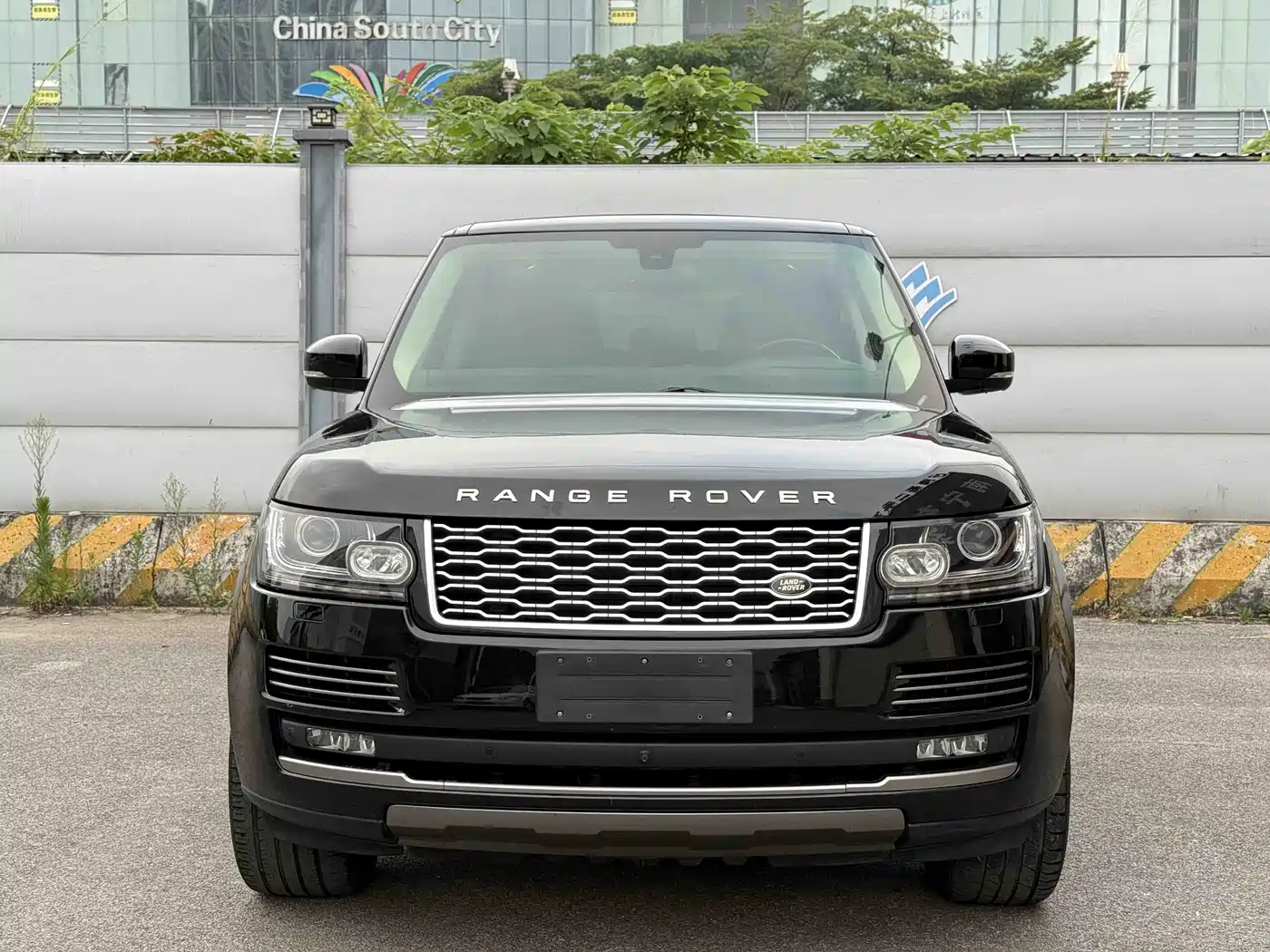 Land Rover Range Rover 2015 3.0 TDV6 Vogue SE Genesis Extended Edition фото 2