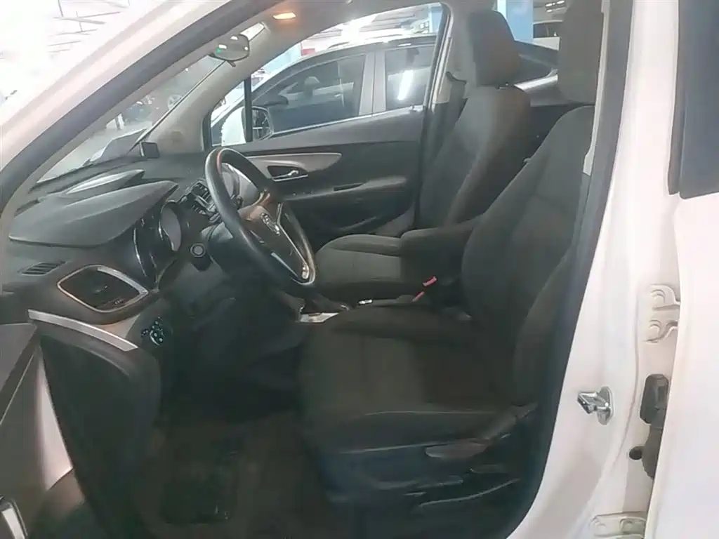 Buick Encore 2014 1.4T Automatic 2WD Urban Elite фото 15