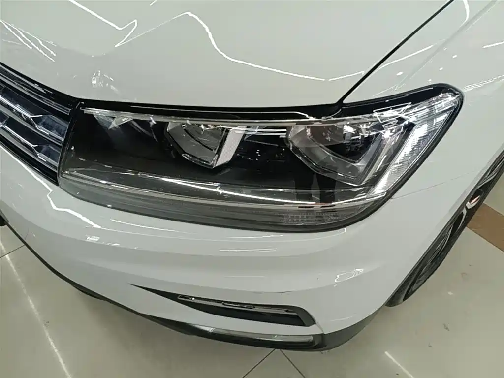 Volkswagen Tiguan L 2018 Facelift 330TSI Automatic 2WD Luxury Edition фото 24