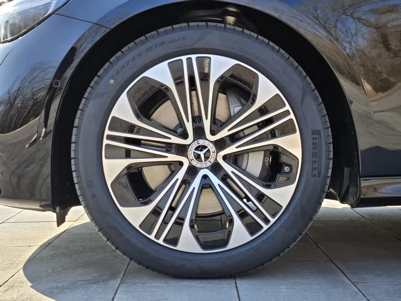 Mercedes-Benz E-Class 2026 E 300 L Luxury фото 15