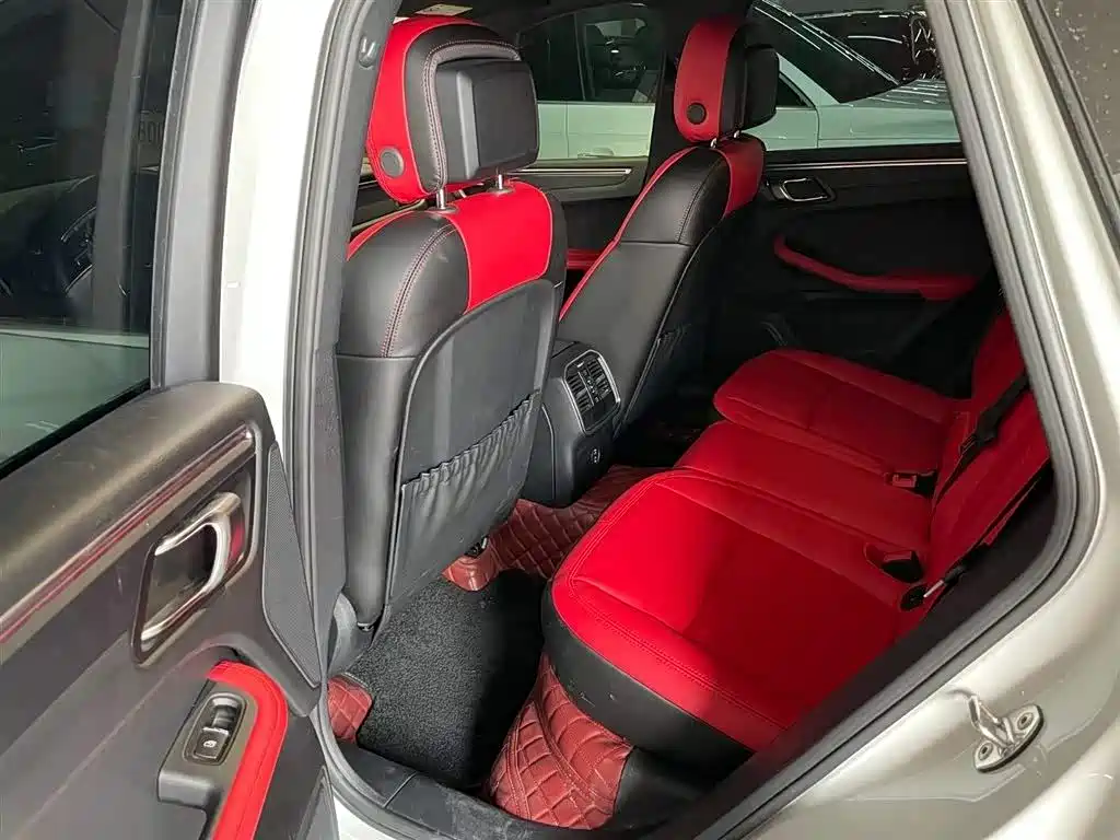 Porsche Macan 2018 Macan 2.0T фото 7