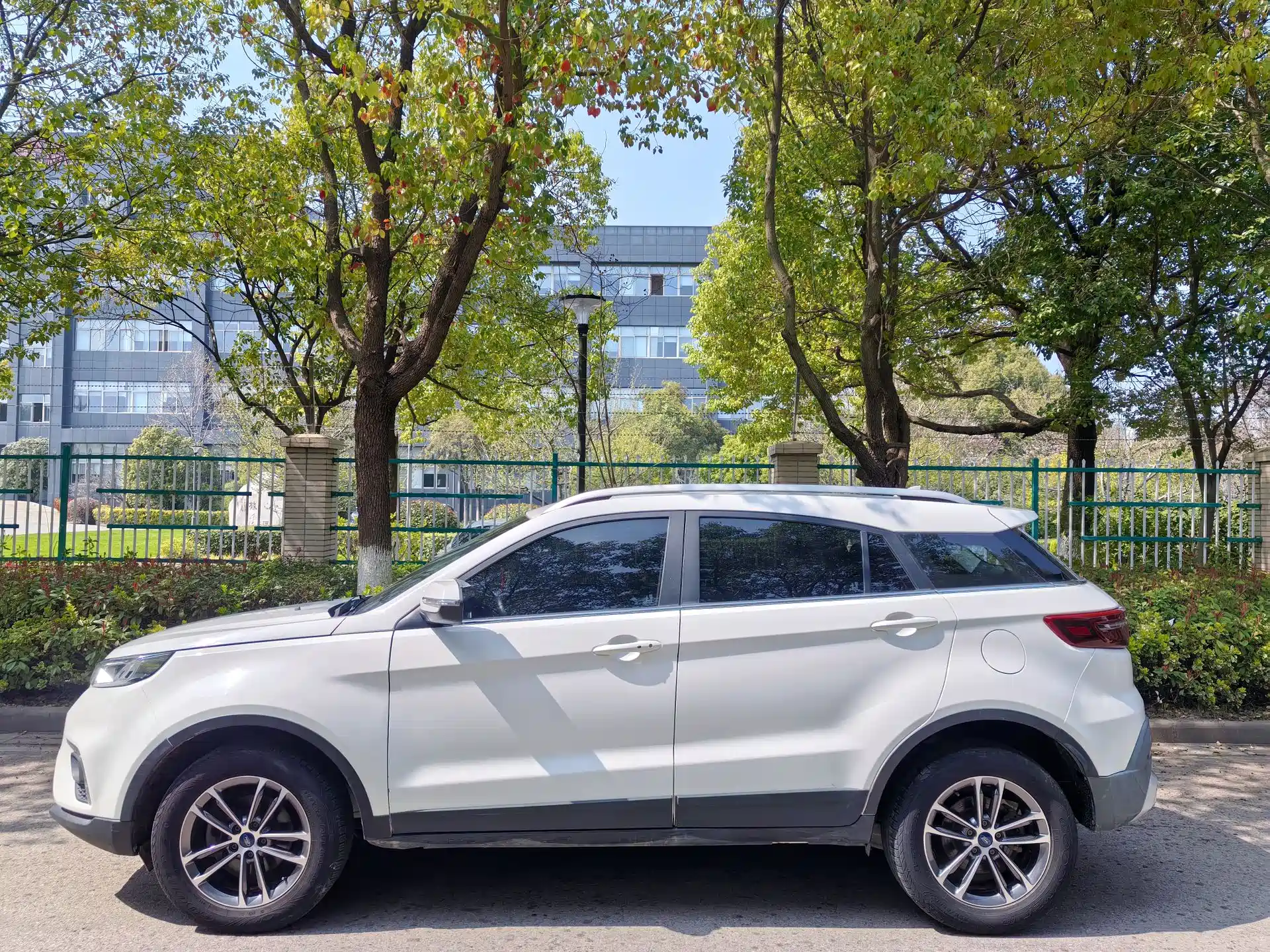 Photo 12 - Ford Territory