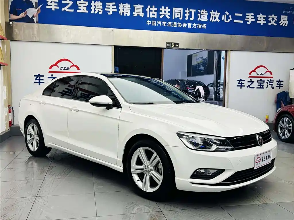 Volkswagen Lamando 2015 280TSI DSG Comfort фото 3