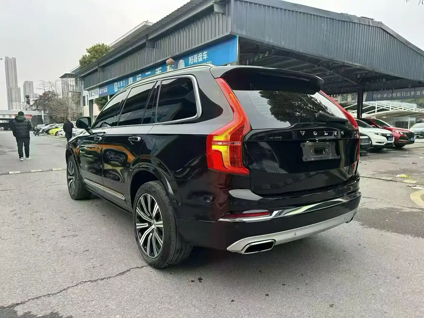VOLVO XC90