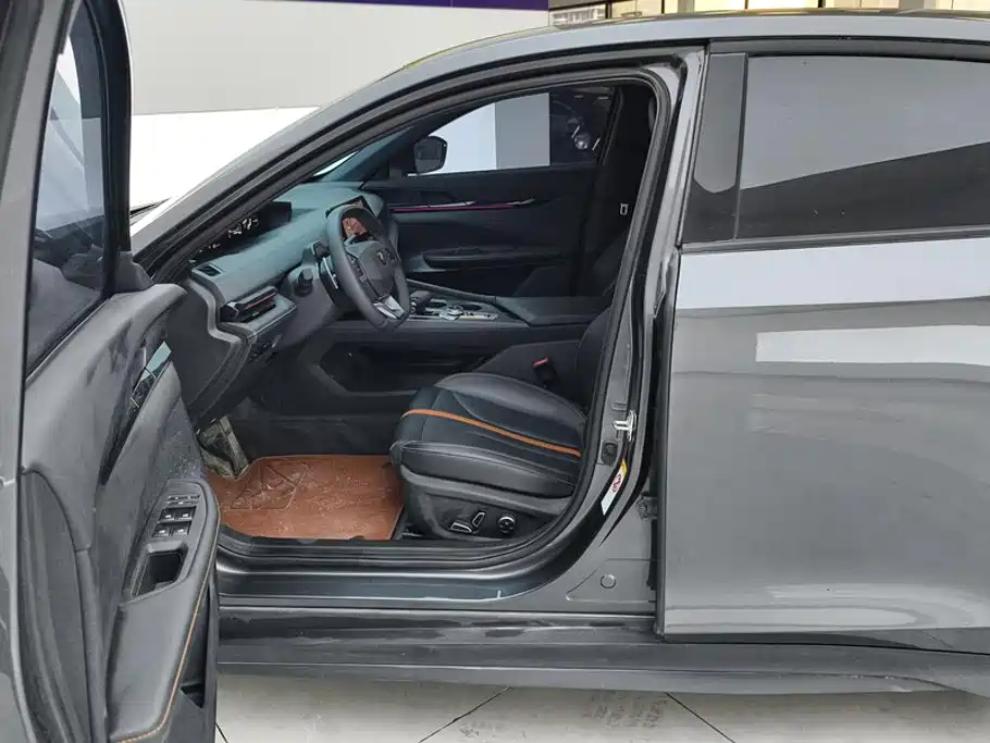 Changan UNI-V 2025 2024 1.5T Deluxe