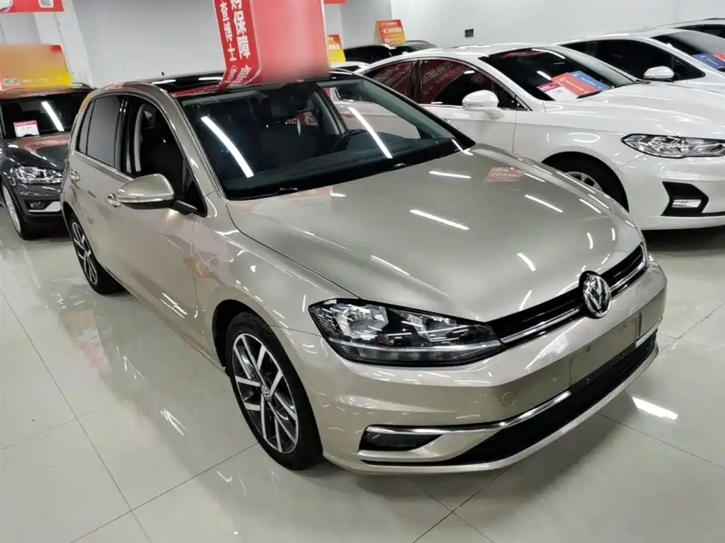 Volkswagen Golf 2020 Beloved Edition 280TSI DSG Comfort фото 4