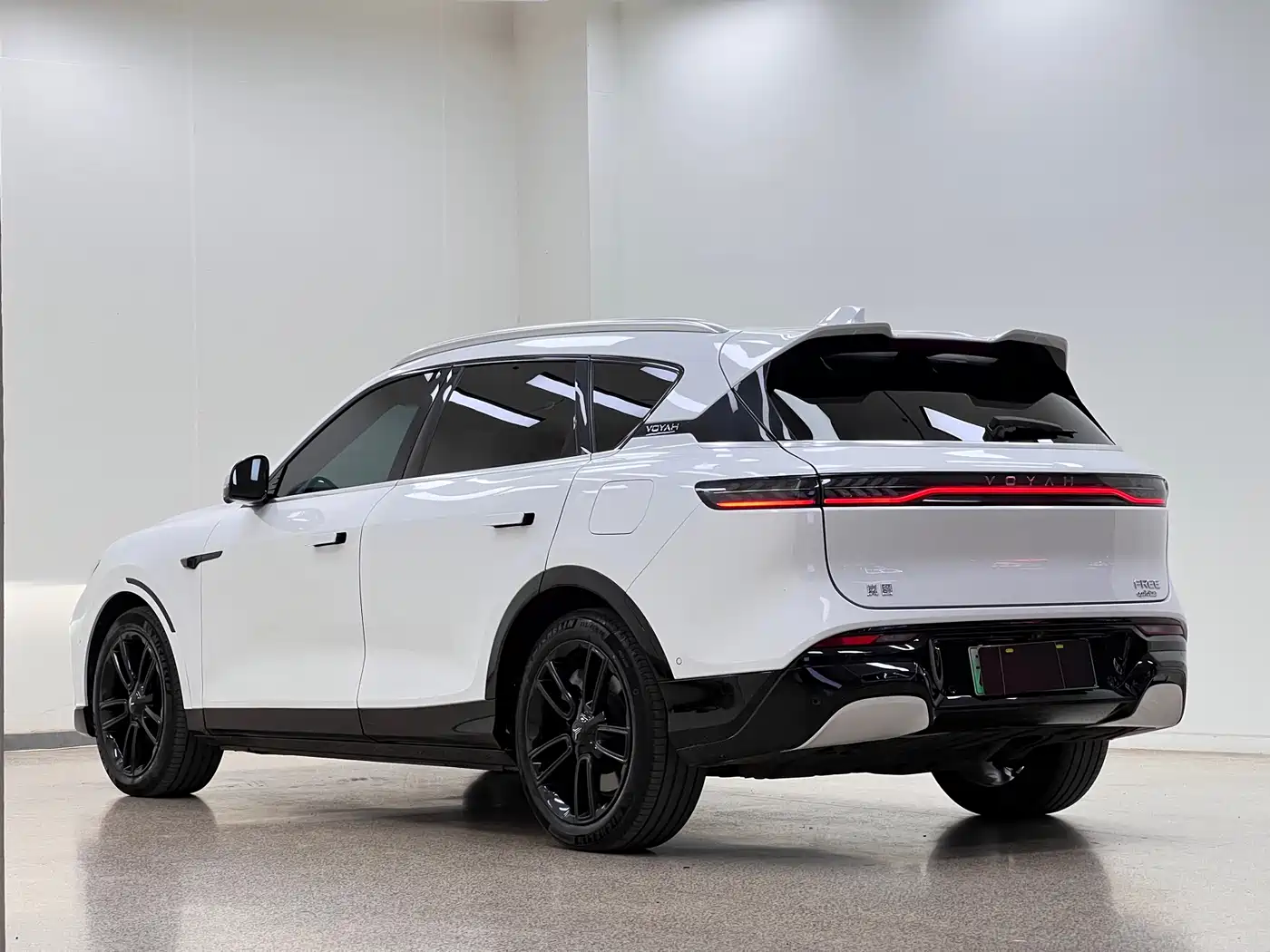 Voyah Auto VOYAH FREE 2023 4WD Extended Range Edition фото 5