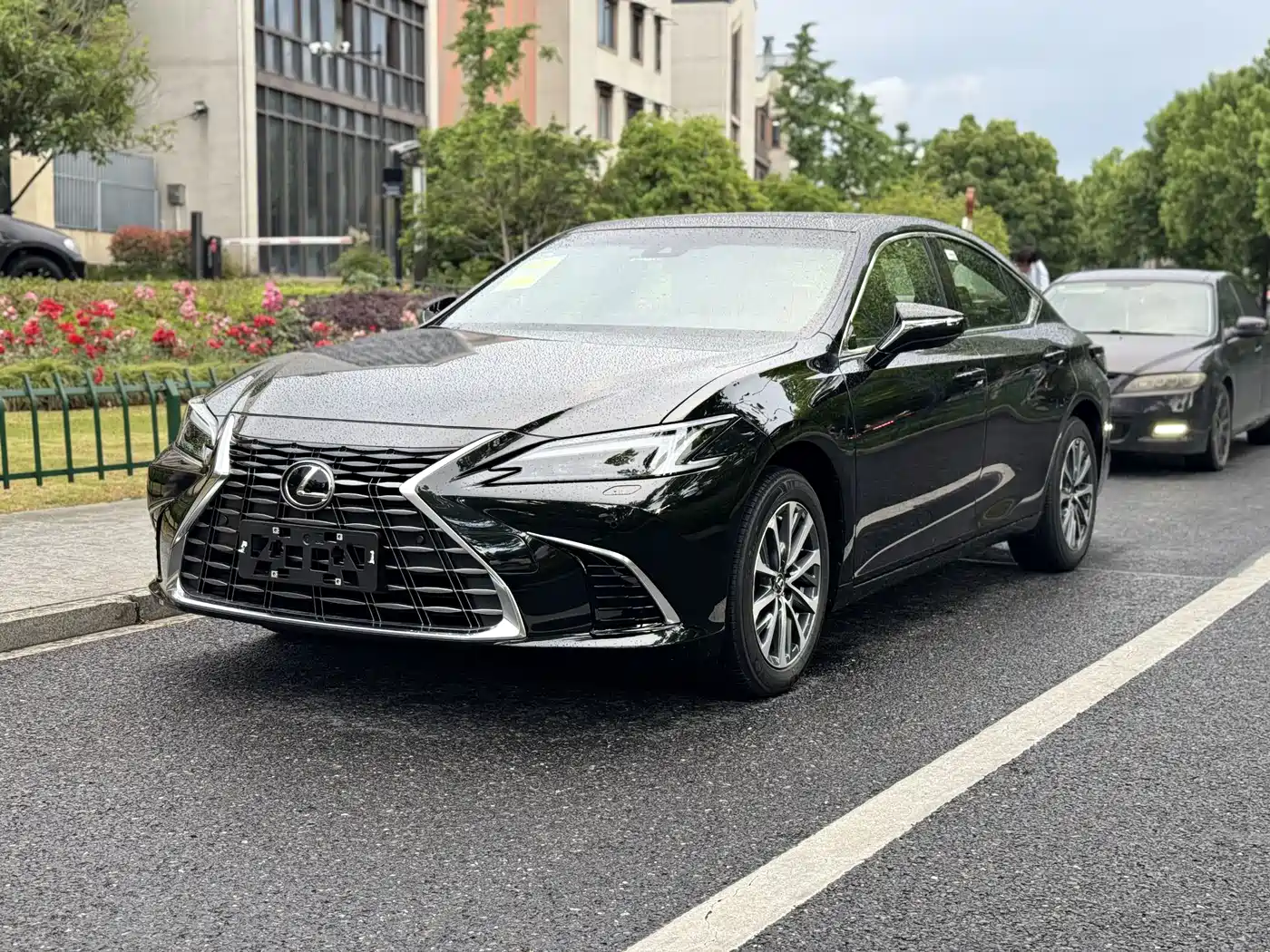 Lexus ES 2025 200 Ultimate Edition