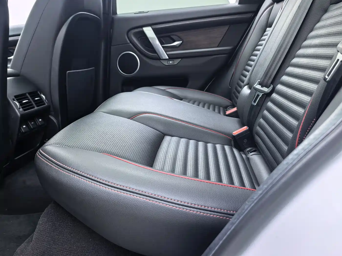 LAND ROVER DISCOVER SPORTS