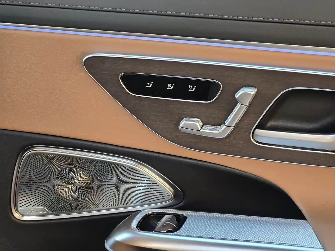 Mercedes-Benz E-Class 2026 E 300 L Luxury фото 14
