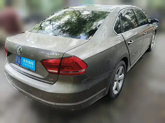 Volkswagen Passat 2014 1.8TSI DSG Executive Edition — фото 2