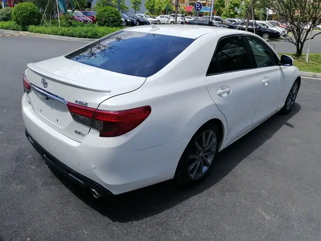 Toyota Reiz 2013 2.5V Premium Edition фото 6