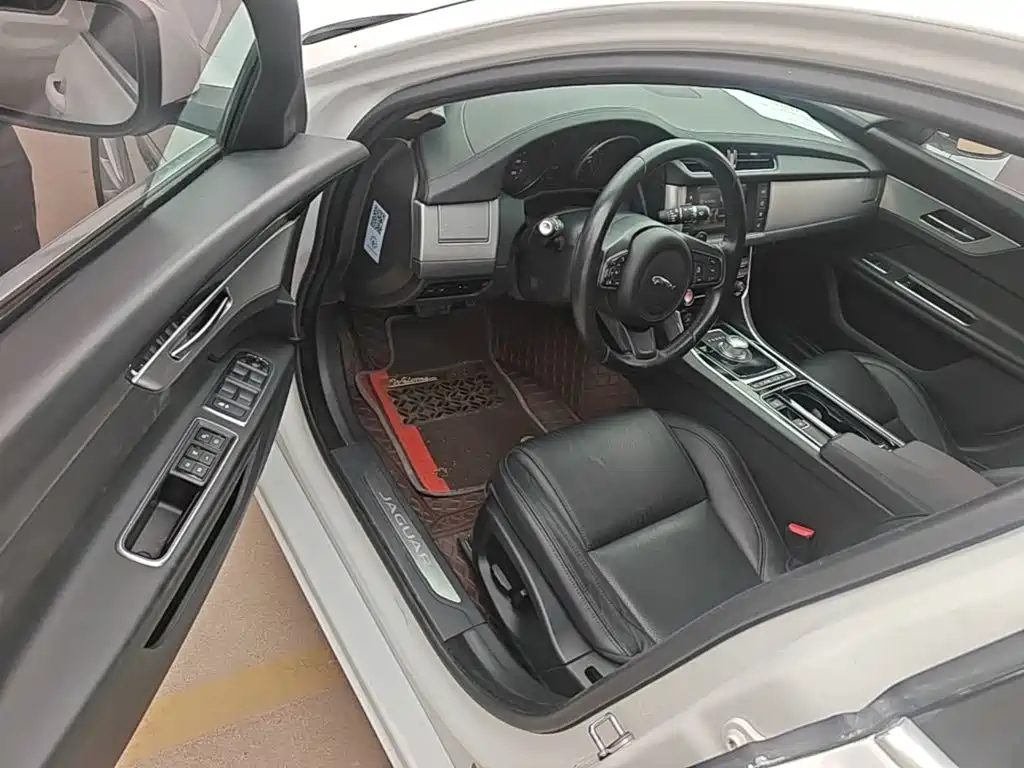 Jaguar XF 2016 2016 XF 2.0T 2WD Elegance Edition