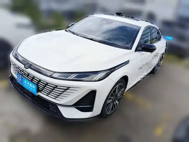 Changan Eado 2025 Model Year Facelift 1.5T 500Bar Premium Edition — фото 1