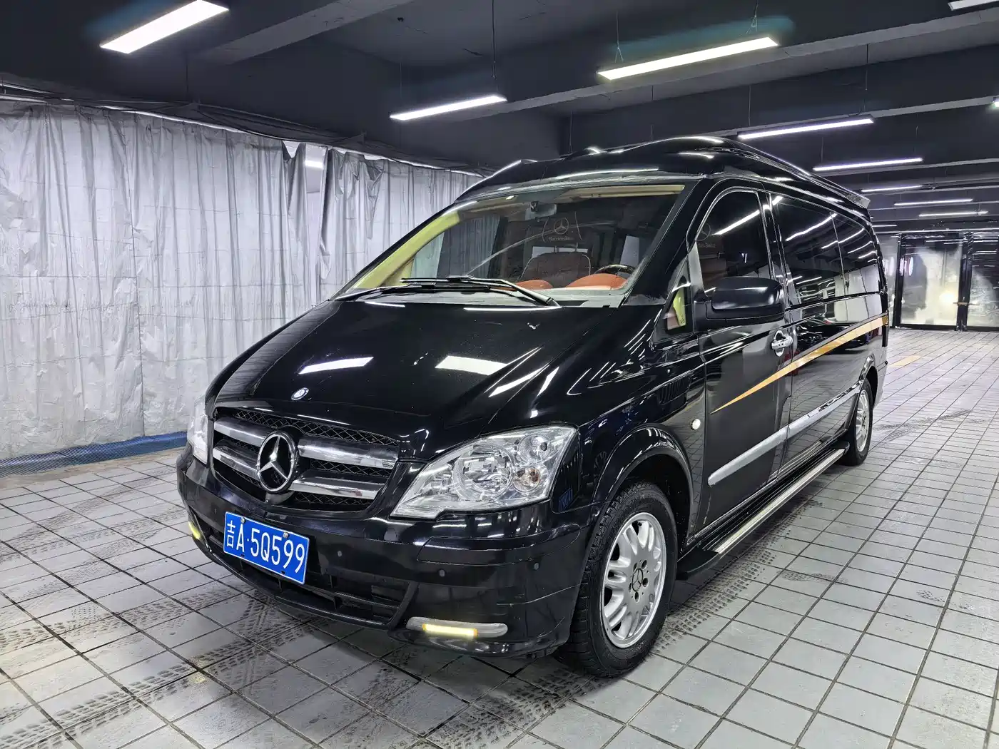 Mercedes-Benz Vito 2013 Model 3.0L Elite Edition