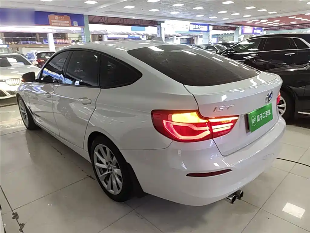 BMW 3 Series GT 2019 320i Fashion Model фото 5