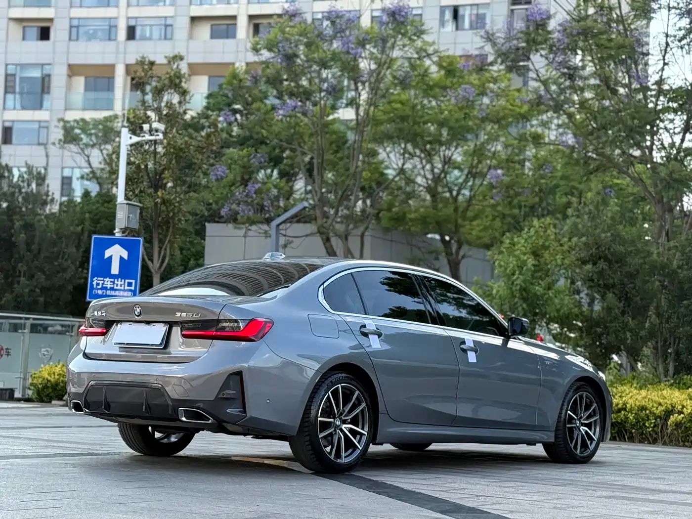 BMW 3 Series 2023 325Li M Sport Package фото 7
