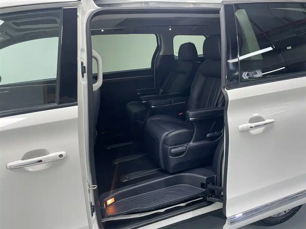 GAC Trumpchi Trumpchi M8 2019 320T Ultimate Edition фото 15