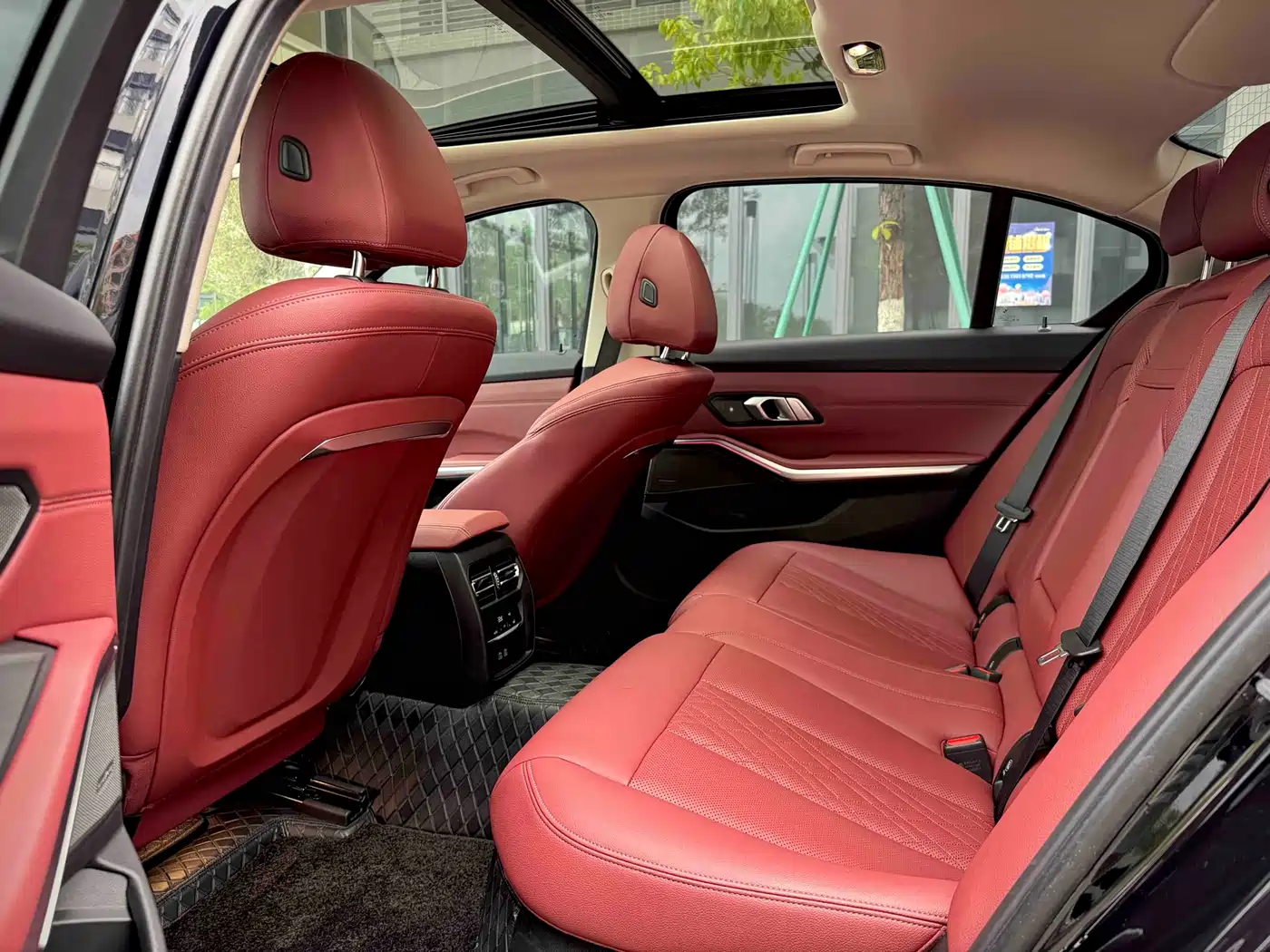BMW 3 Series 2023 325Li M Sport Black Night Package фото 13