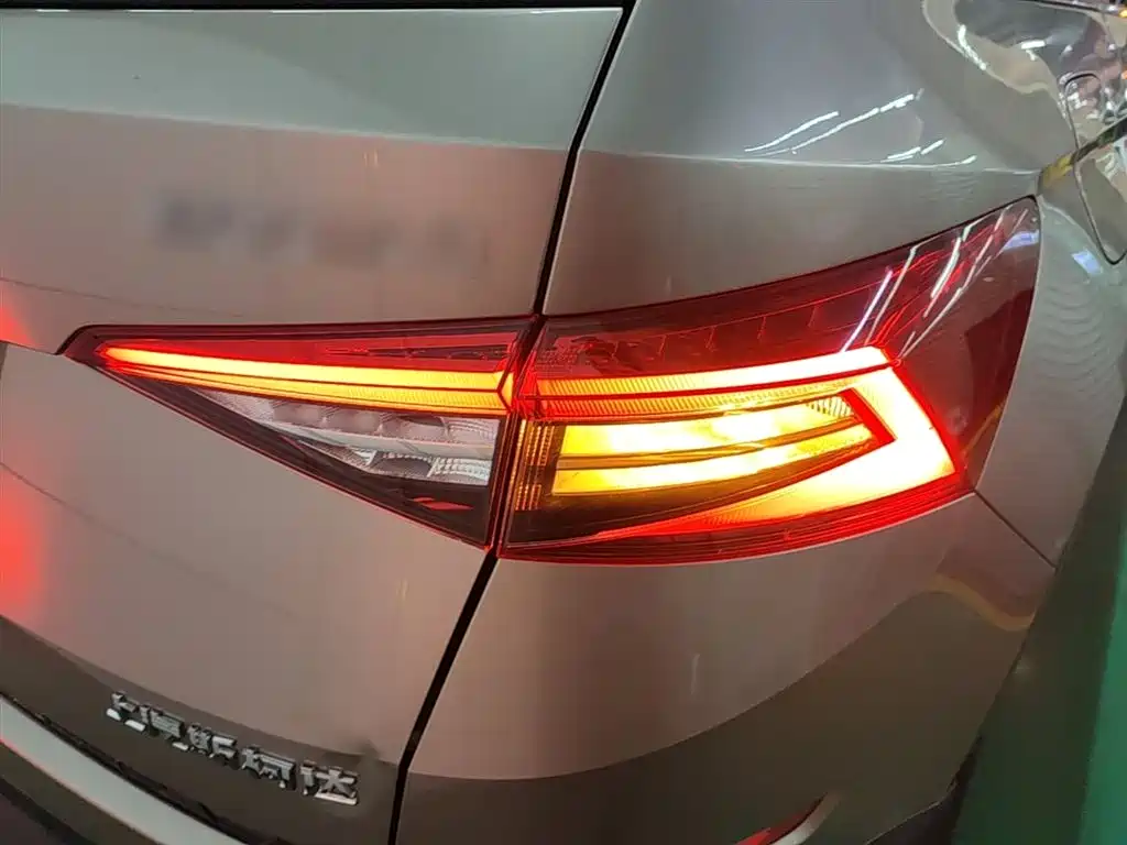 Škoda Kodiaq 2018 Facelift TSI330 7-seat 2WD Premium Luxury Edition фото 8