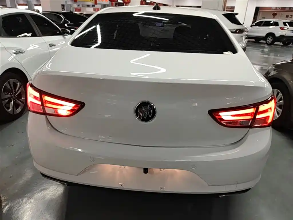 Buick Verano 2018 Sedan 20T Dual Clutch Leading фото 6
