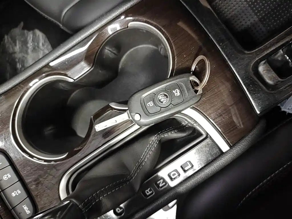 Buick Verano 2018 Sedan 20T Dual Clutch Leading фото 9