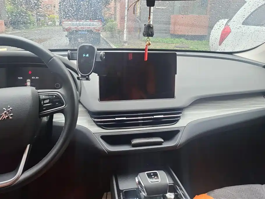 Hongqi E-QM5 2023 620km PLUS фото 13