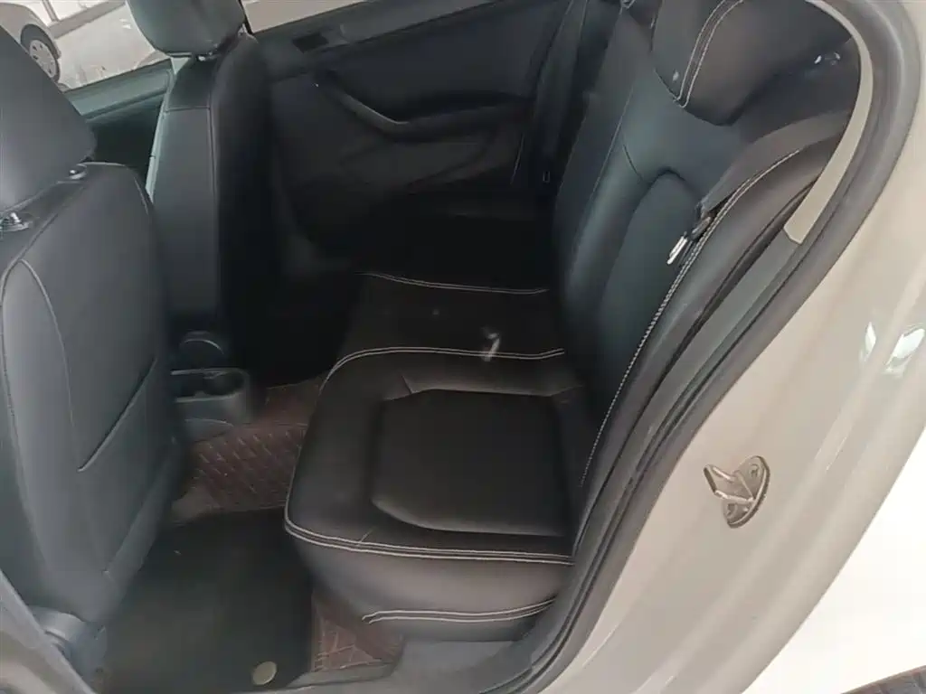 Volkswagen Santana 2016 1.6L Manual Trend Edition фото 17