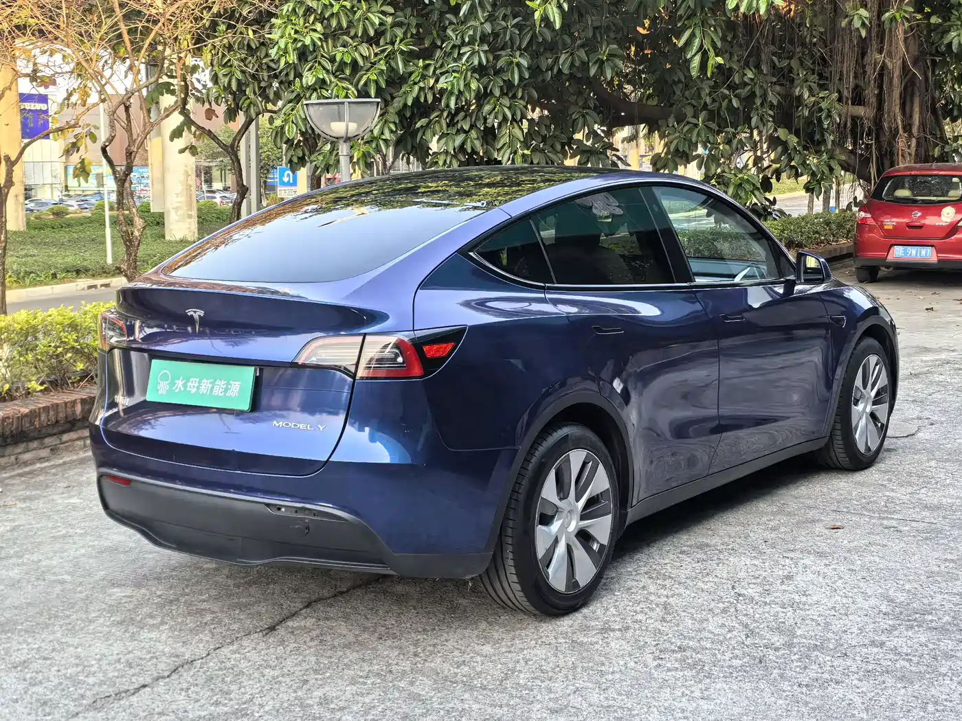 TESLA MODEL Y