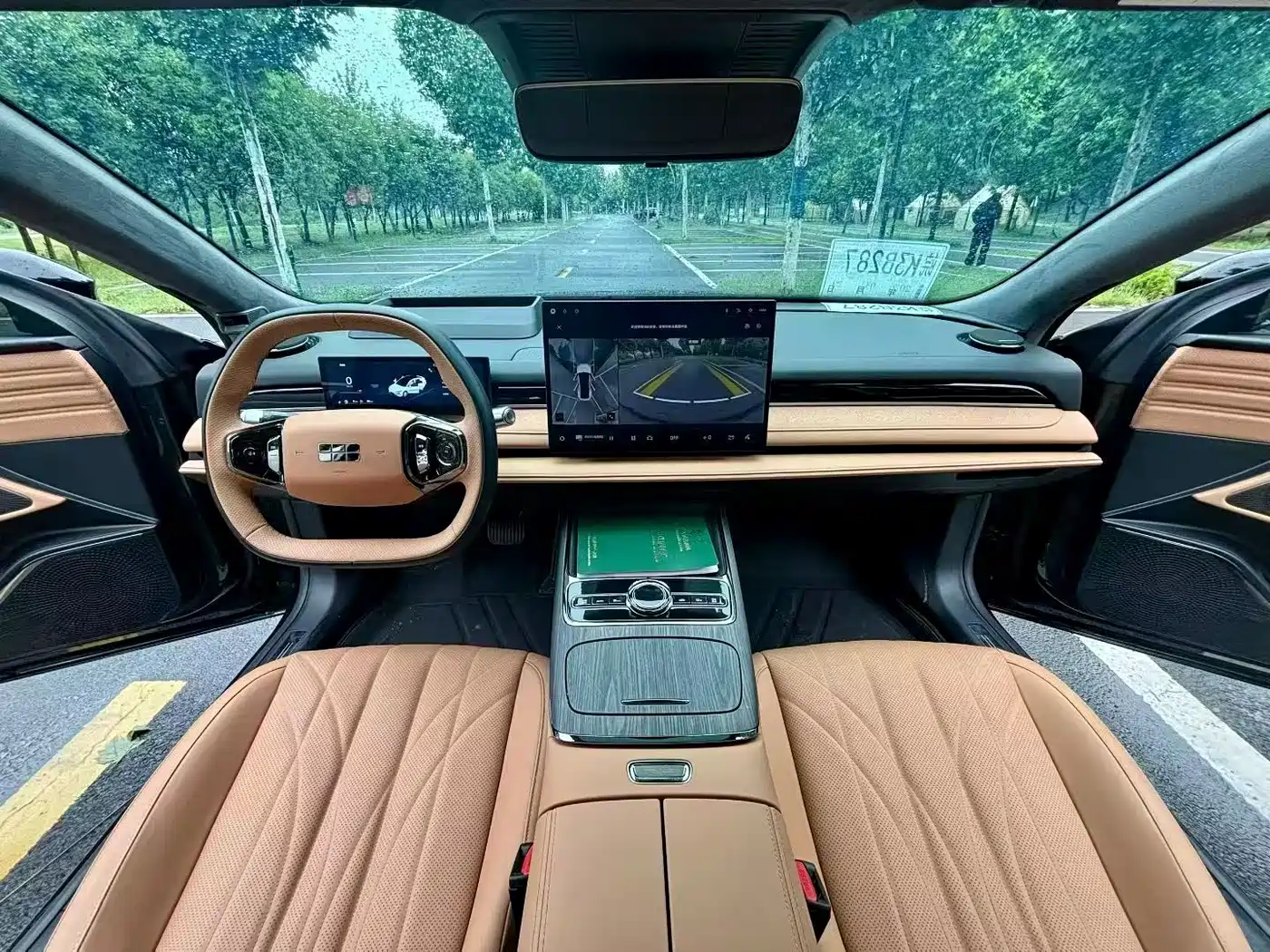 Geely Galaxy Galaxy Xingyao 8 2025 Model 130km EM-i Flagship Edition фото 6