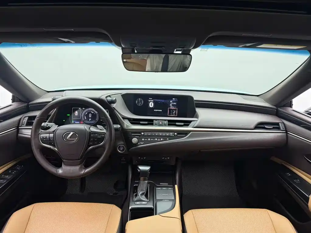 Lexus ES 2020 300h Ultimate Edition фото 4