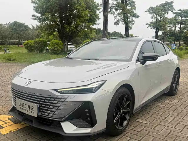 Changan UNI-V 1.5T, Премиум