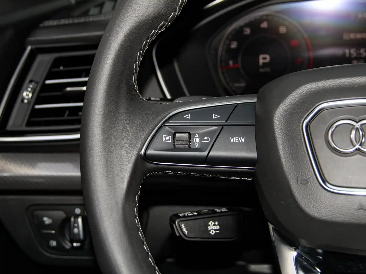 Audi Q5L 2024 Model 40 TFSI Luxury Dynamic фото 26