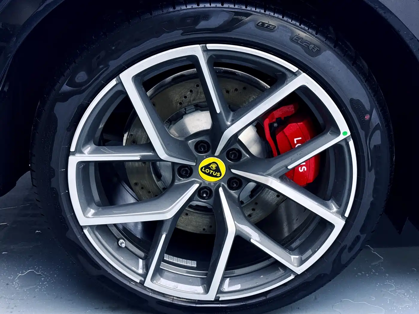 Lotus Cars ELETRE 2025 600 Touring фото 25