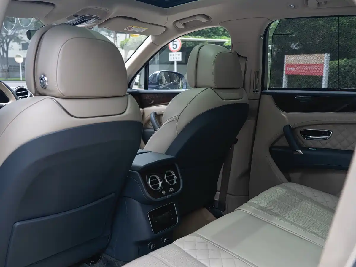 Bentley Bentayga 2017 2017 6.0T Standard Edition