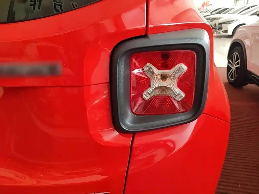 Фото 8 - Jeep Renegade