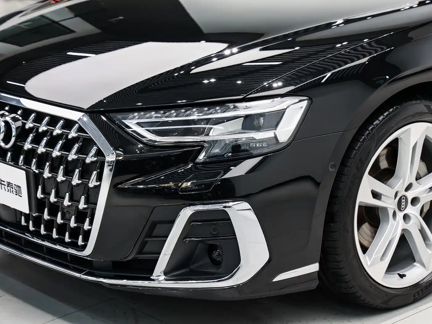 Audi A8 2023 A8L 50 TFSI quattro Exclusive фото 8