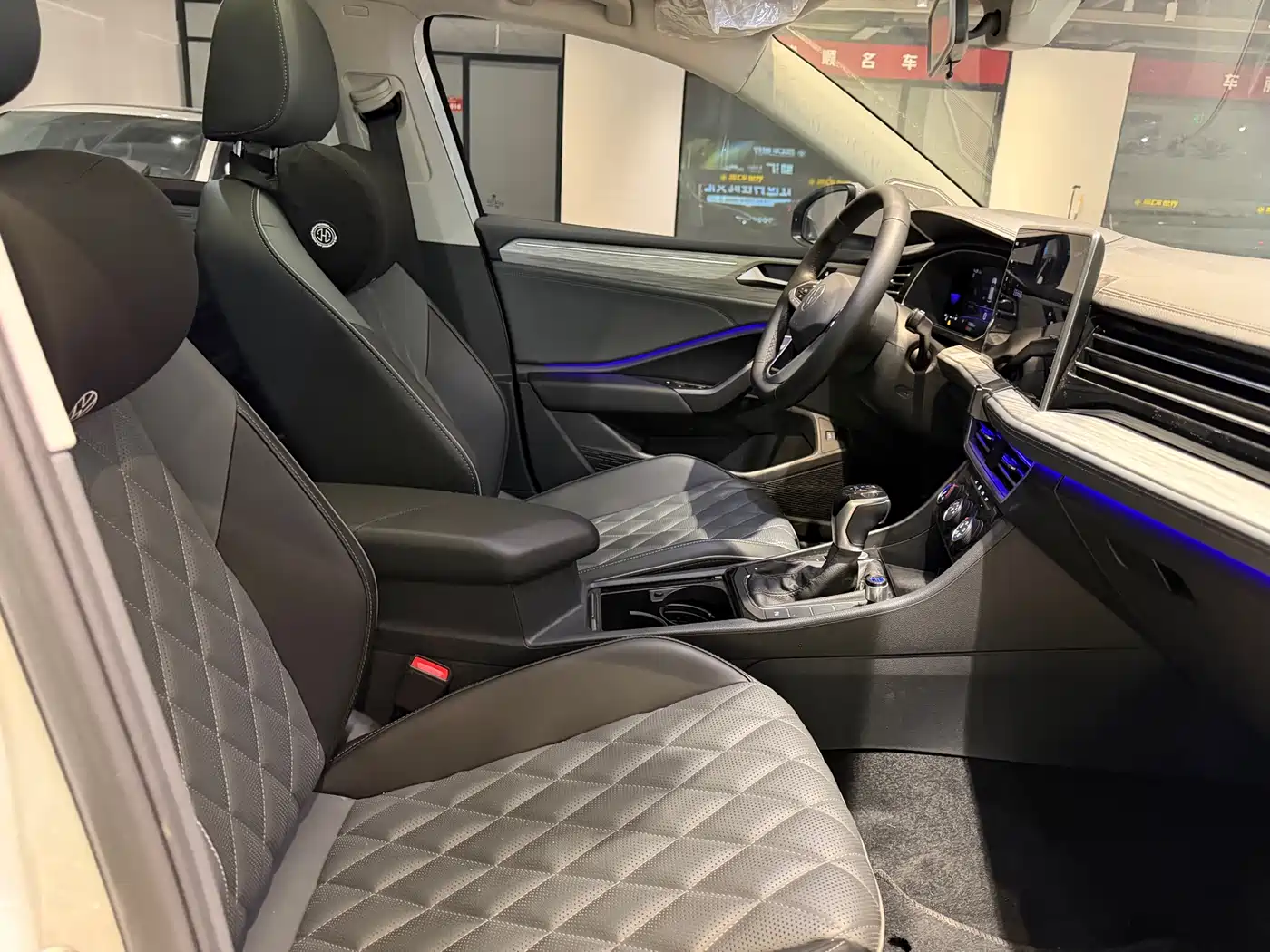Volkswagen Sagitar 2024 300TSI DSG Flying Edition фото 4