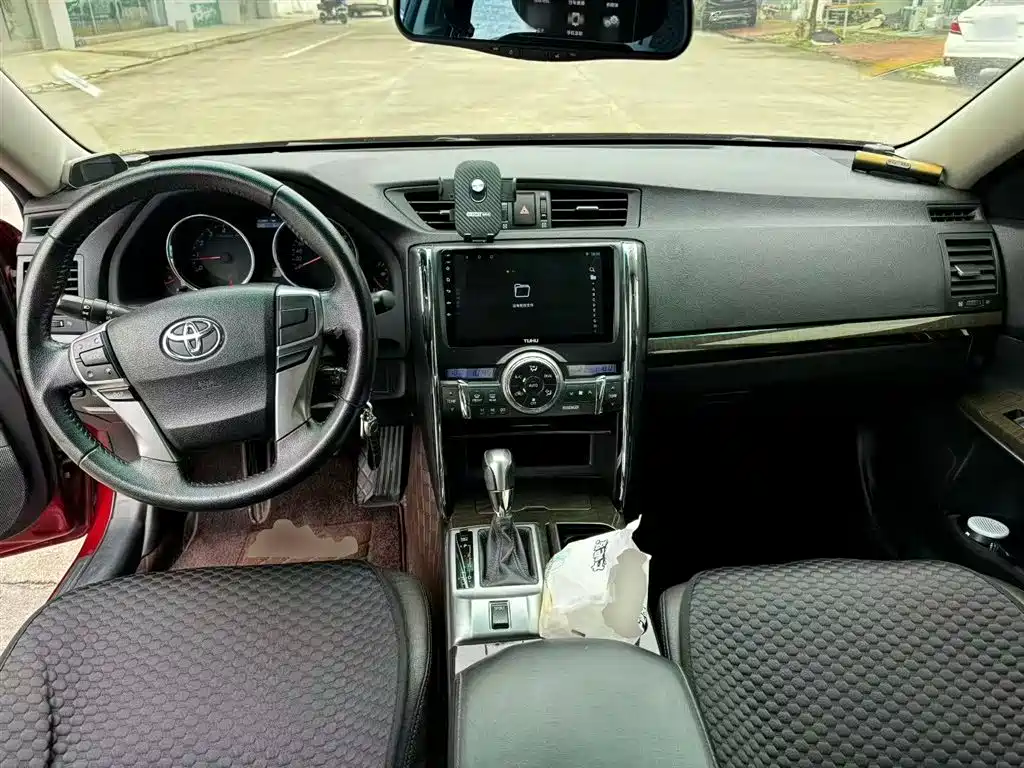 Toyota Reiz 2013 2.5V Elite Edition фото 10