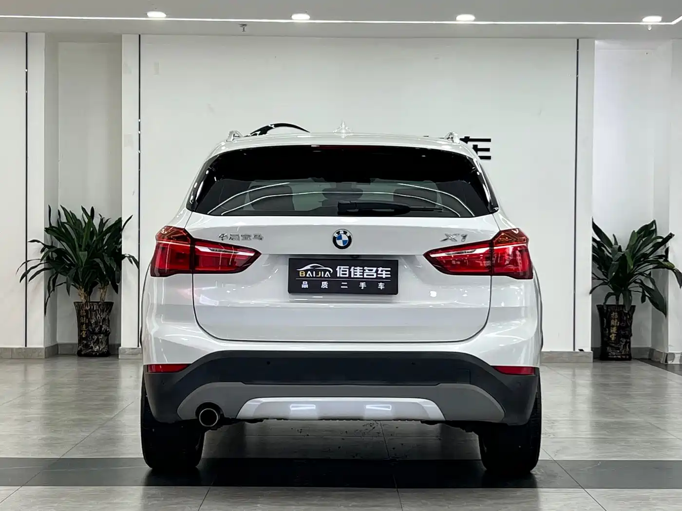 BMW X1 2018 sDrive18Li Premium Model фото 6