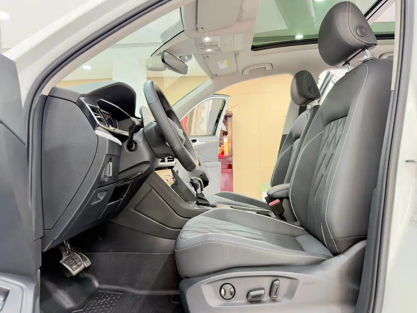 Volkswagen Tiguan L 2022 330TSI Auto 2WD R-Line Premium Edition фото 10