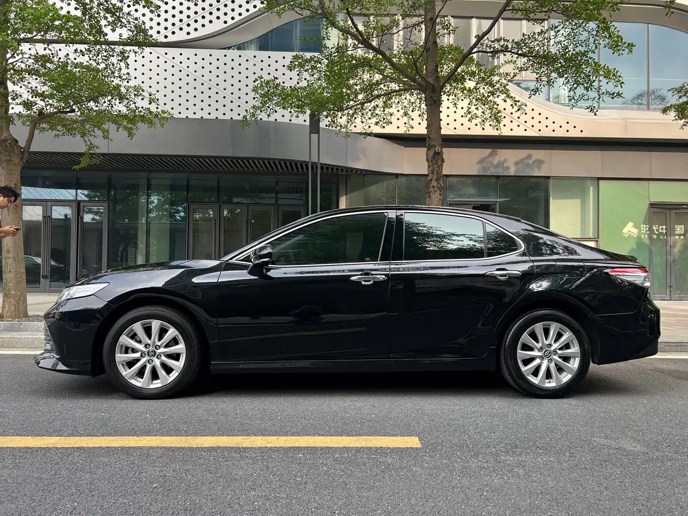 Toyota Camry 2019 2.0G Luxury (China V) фото 2