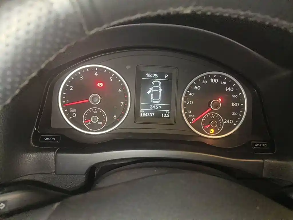 صورة 4 - Volkswagen Tiguan