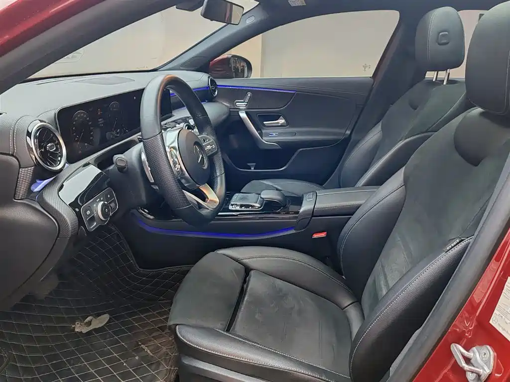 Mercedes-Benz A-Class 2019 A 200 L Sport Sedan фото 13