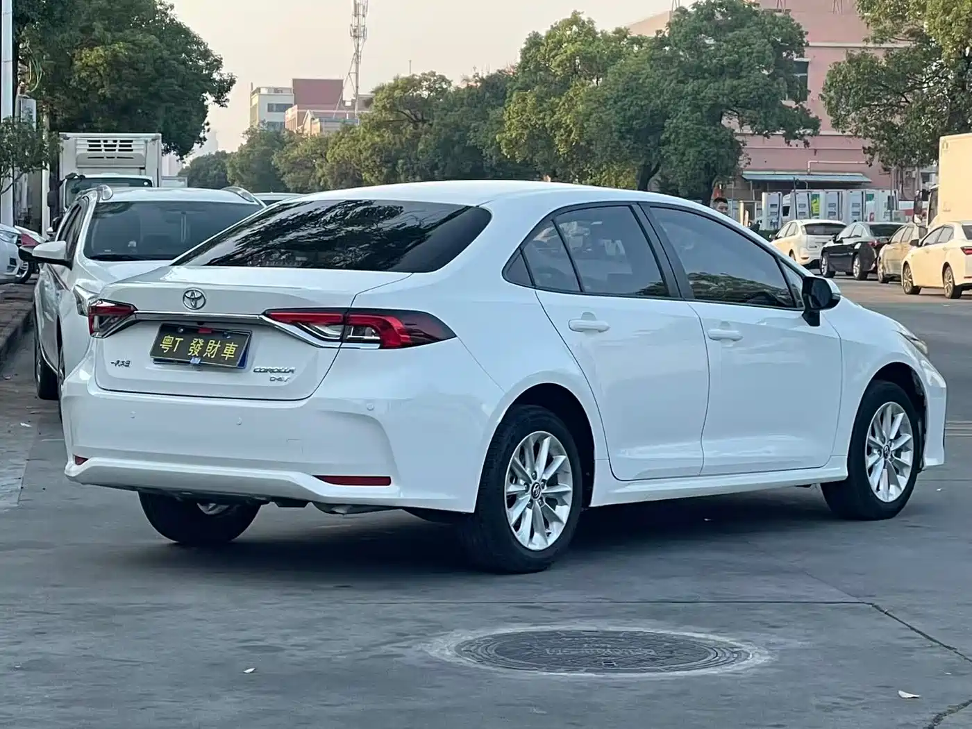 Toyota Corolla 2021 1.2T S-CVT Luxury Edition фото 9