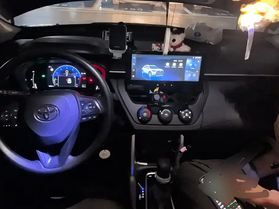 Toyota Corolla Cross 2023 2.0L Pioneer Edition фото 12