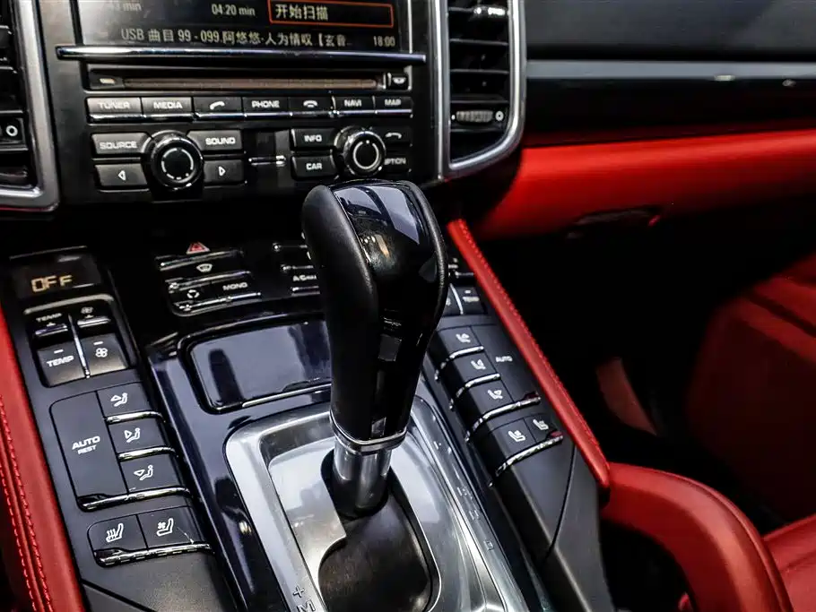 Porsche Cayenne 2011 Cayenne 3.0T фото 25
