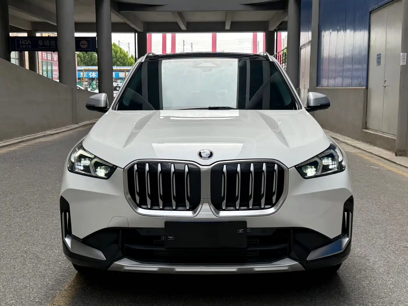 Фото 2 - BMW X1